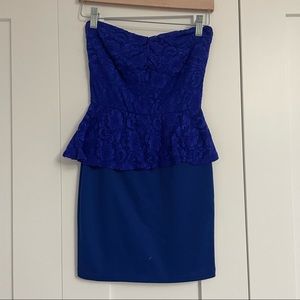 Sleeveless blue dress